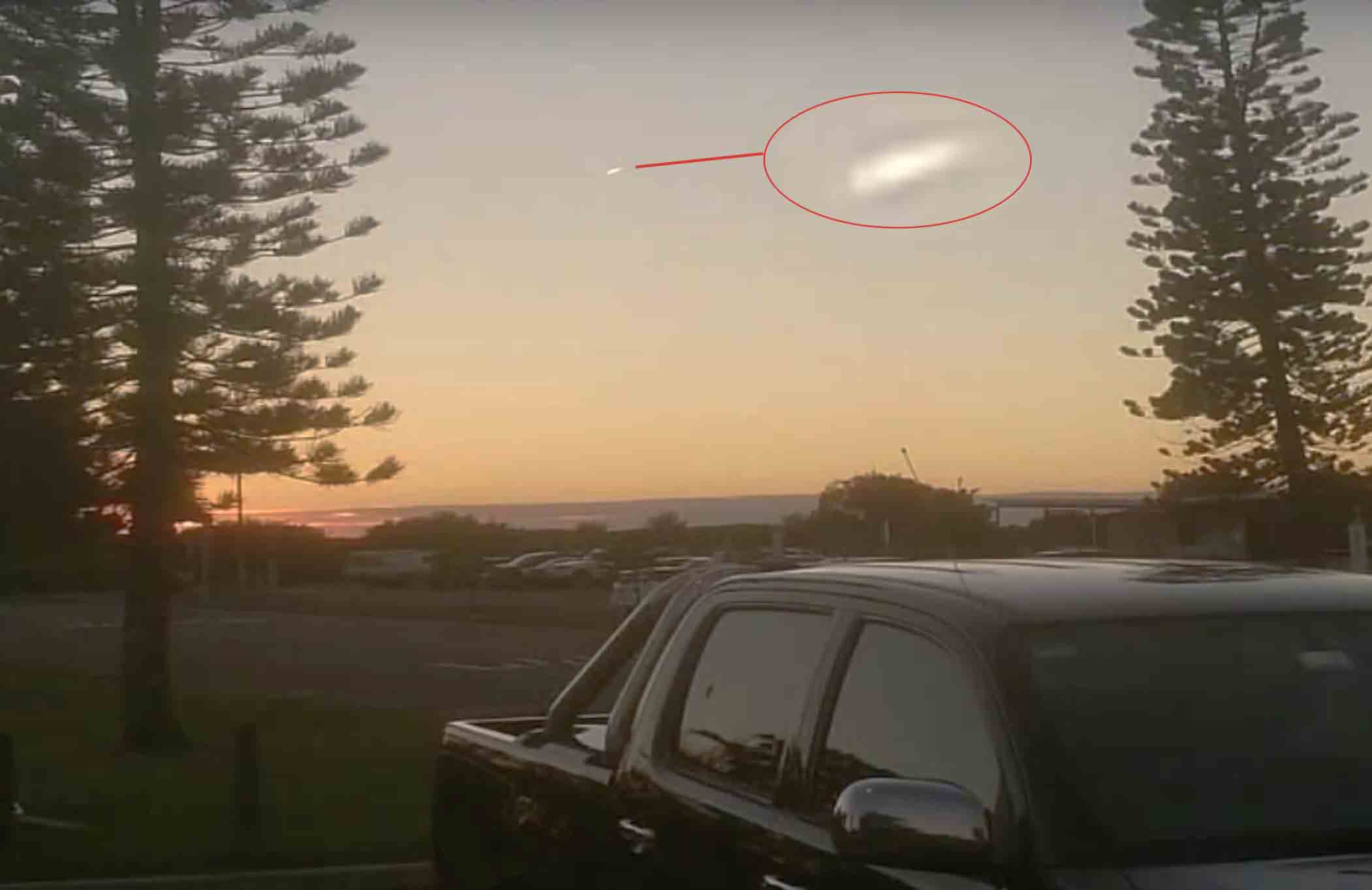 Massive ufo sighting at sidney